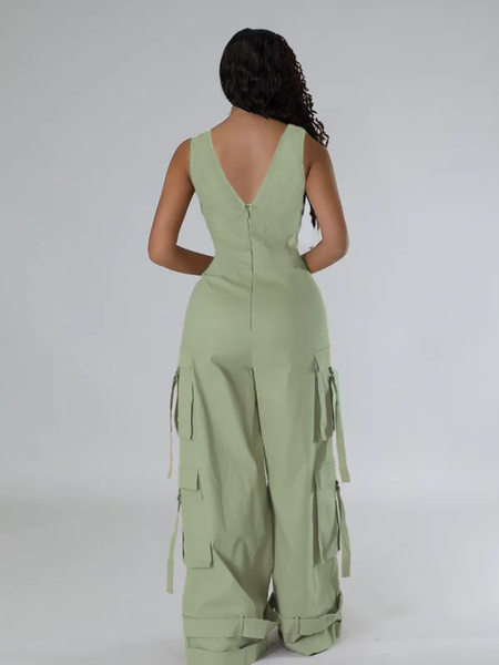 Indiebeautie V-Neck Sleeveless Cargo Wide-Leg Jumpsuit
